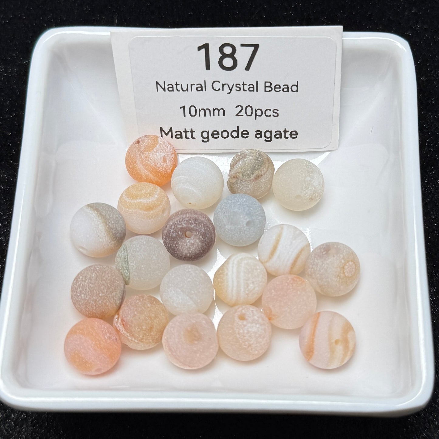 187
Natural Crystal Bead
10mm 20pcs Matt geode agate